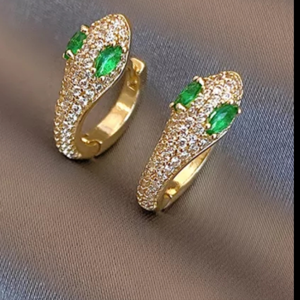 Super cute 925 Sterling silver with crystals  Snake Earrings